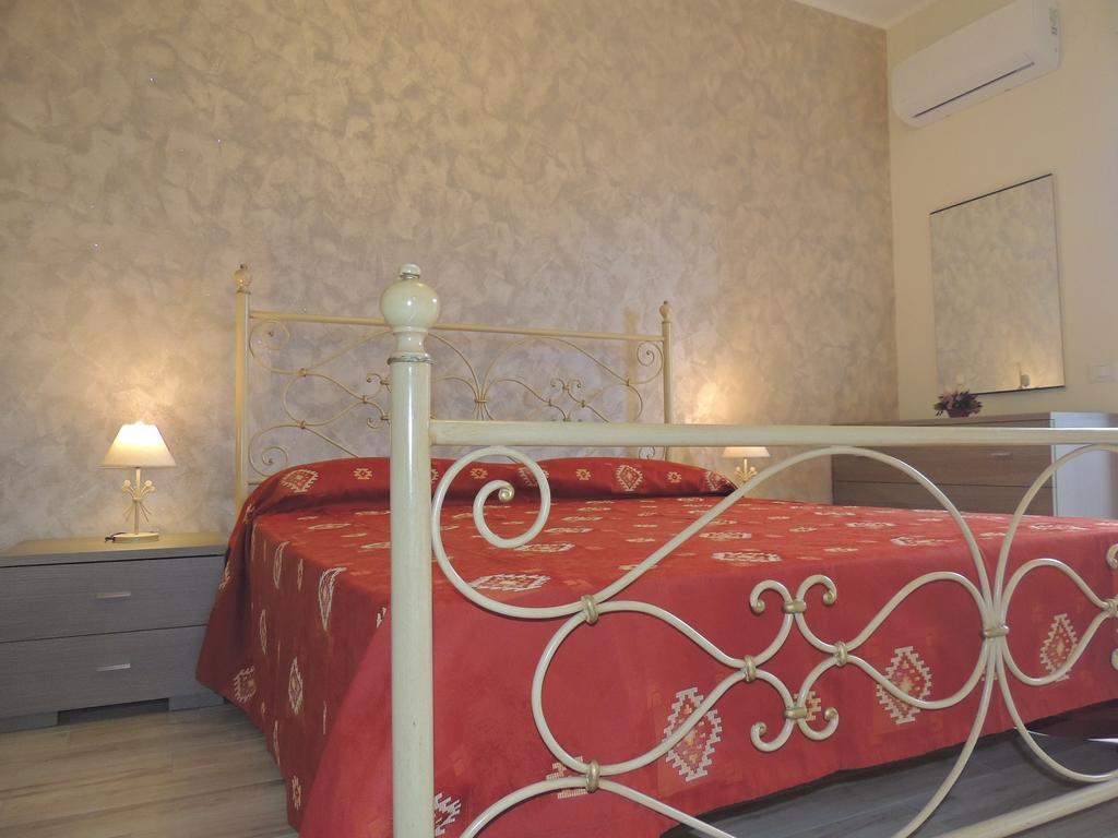 Apartment I Mastrazzi Riposto Eksteriør billede