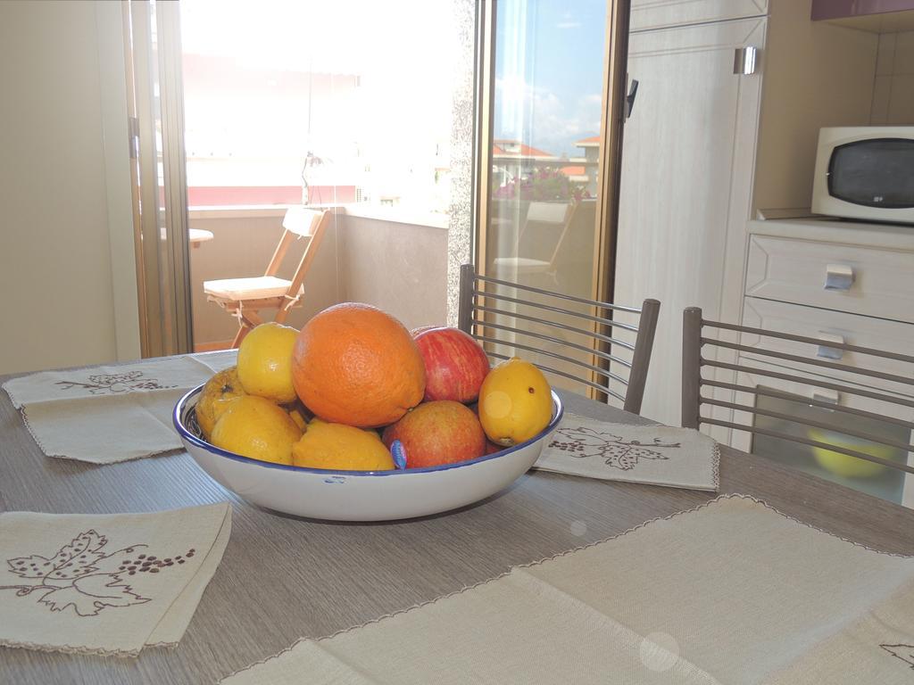 Apartment I Mastrazzi Riposto Eksteriør billede