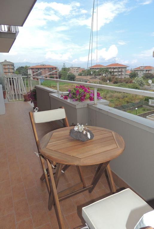Apartment I Mastrazzi Riposto Eksteriør billede