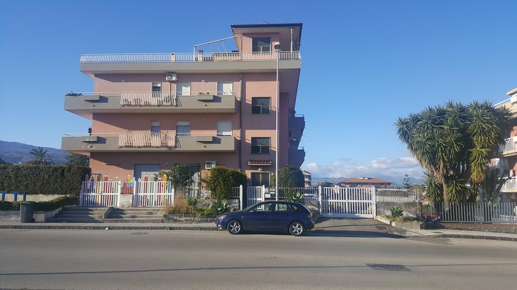 Apartment I Mastrazzi Riposto Eksteriør billede
